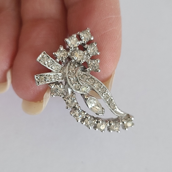 Vintage Retro Leaf Clear Rhinestone Crystal Clip On Fancy Party Wedding Earrings - Picture 4 of 9